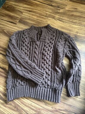 Chunky Cable Knit Sweater in Brown
